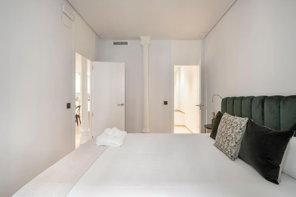 Lujoso Apartamento Cerca De Plaza Mayor マドリード エクステリア 写真