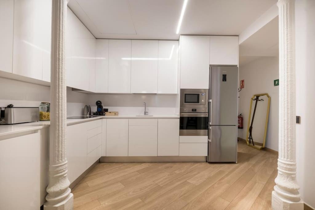 Lujoso Apartamento Cerca De Plaza Mayor マドリード エクステリア 写真
