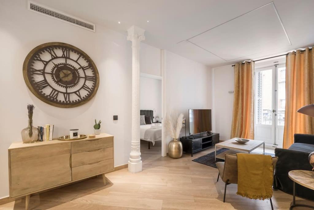 Lujoso Apartamento Cerca De Plaza Mayor マドリード エクステリア 写真