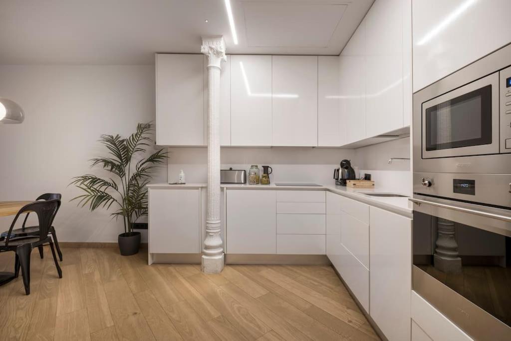Lujoso Apartamento Cerca De Plaza Mayor マドリード エクステリア 写真