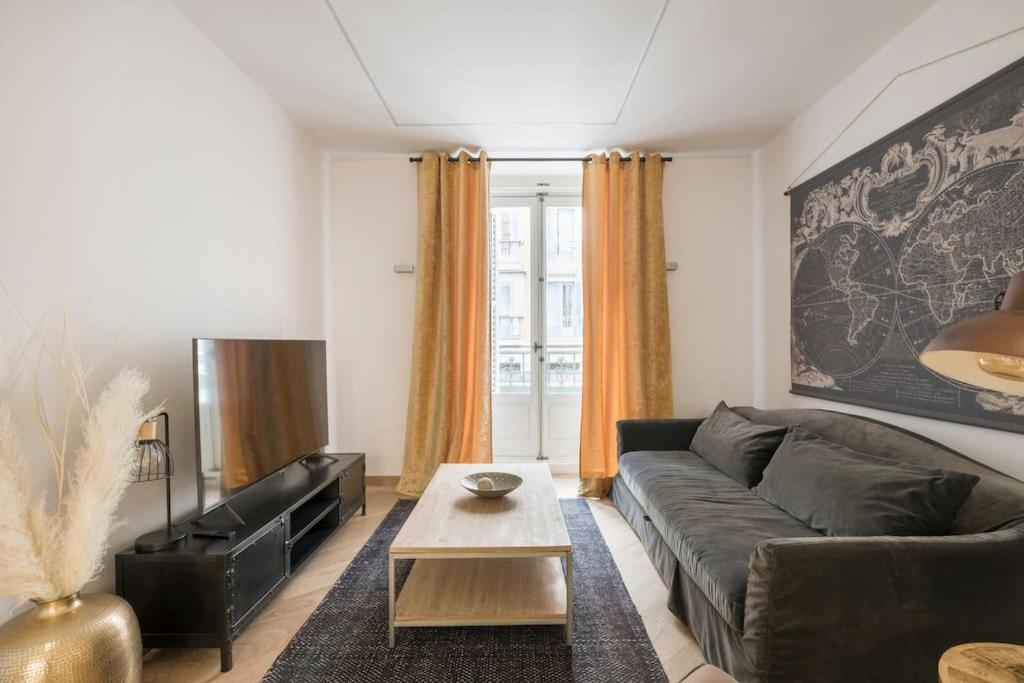 Lujoso Apartamento Cerca De Plaza Mayor マドリード エクステリア 写真