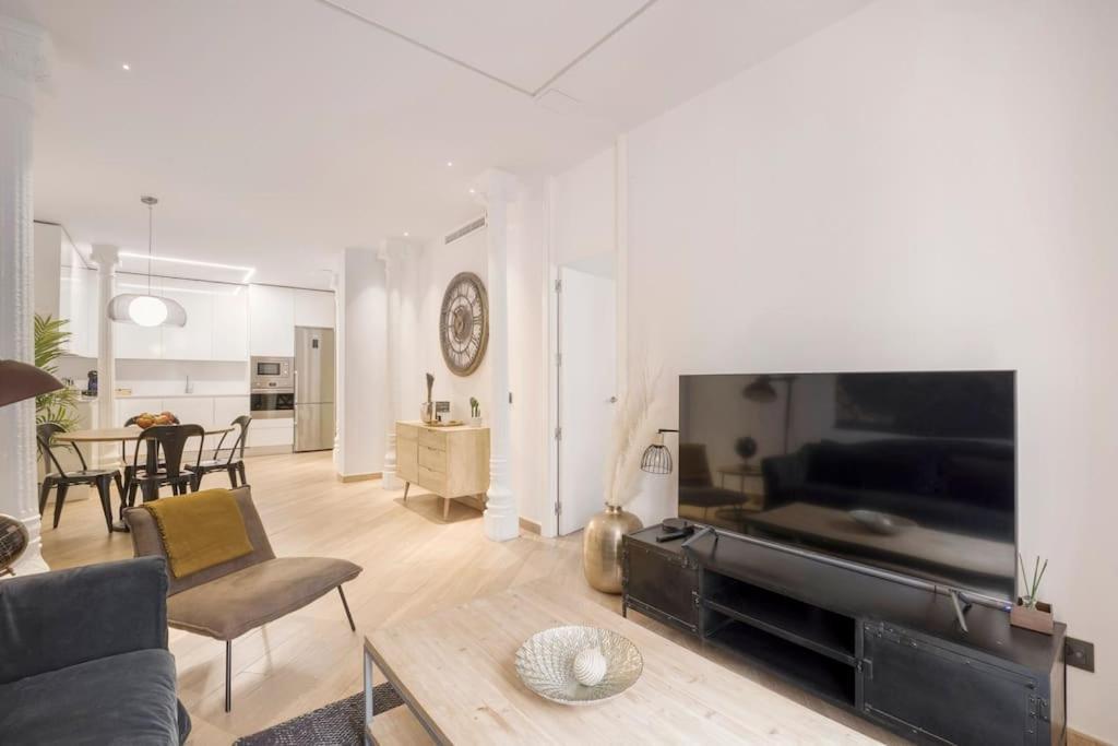 Lujoso Apartamento Cerca De Plaza Mayor マドリード エクステリア 写真